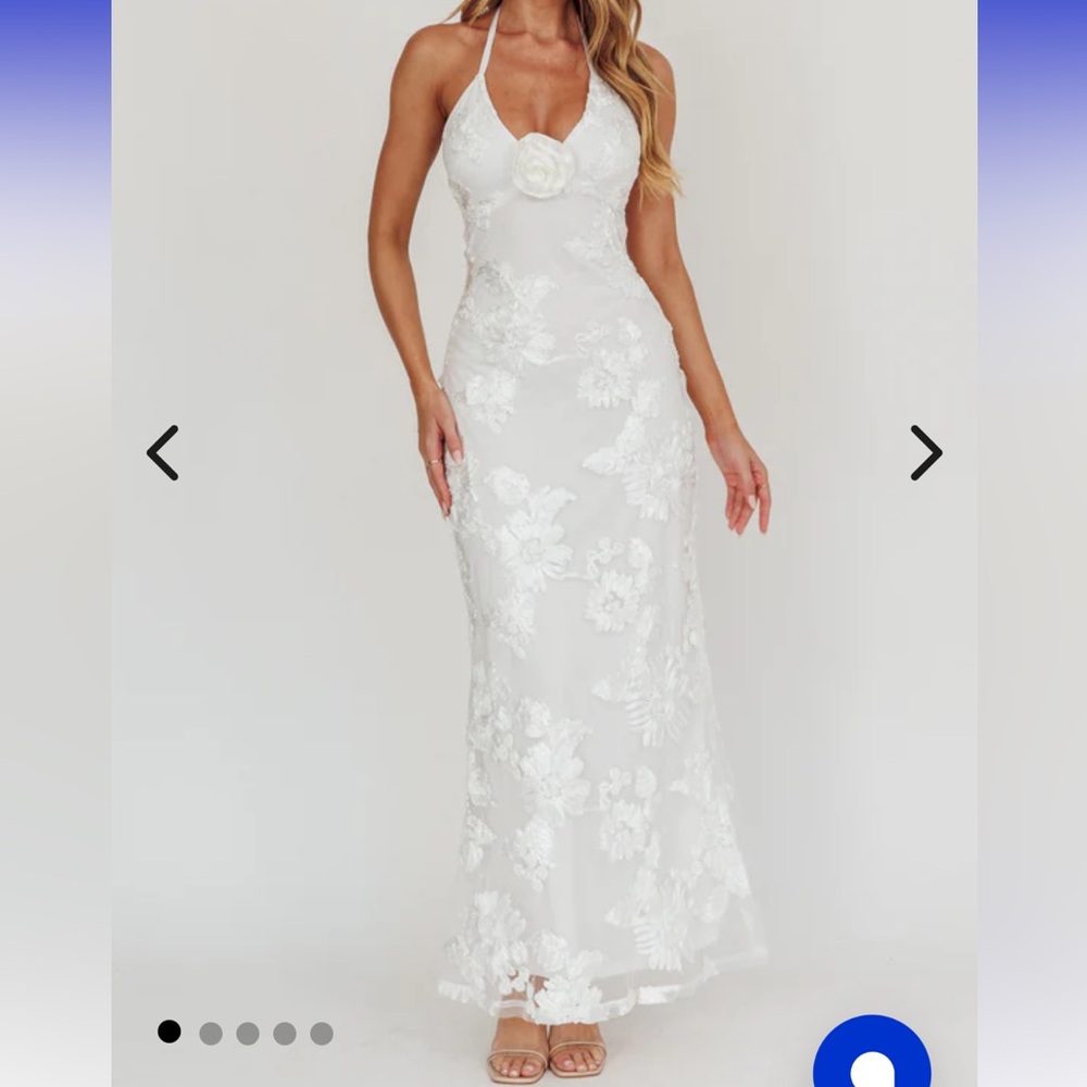 Selfie Leslie White Halter Floral Lace Bridal Gown